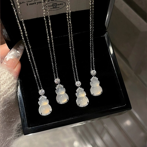 Collier Pendentif Gourde Cuivre Zircon Incrusté Style Calcédoine Élégant Bijoux Chinois Pour Femmes Chaîne Réglable