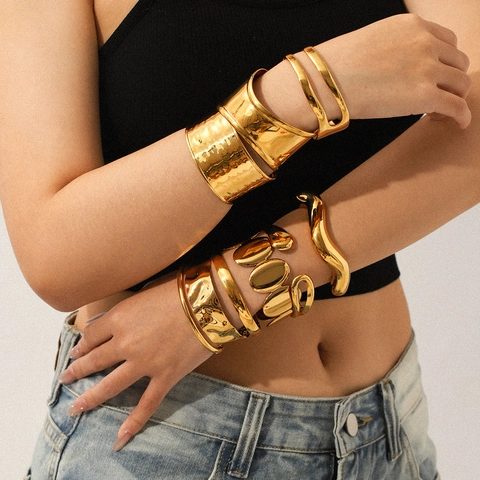 Chunky Gold Cuff Bracelet Stainless Steel Hammered Texture Open Bangle Statement Jewelry For Women Minimalist Irregular