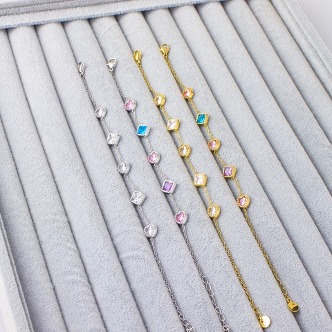 Bracelet En Acier Inoxydable Plaqué Or 18K Avec Zircone Cubique Coloré En Forme De Cœur Chaîne Réglable Pour Femmes