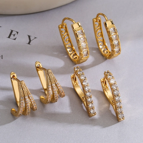 Geometrische Unregelmäßige Creolen 18K Vergoldetes Kupfer Mit Glänzendem Zirkon Stilvolle Trendige Accessoires Für Damen