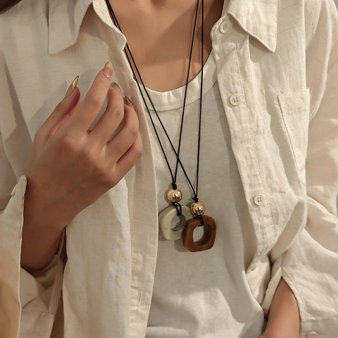 Retro Pendant Necklace Irregular Hollow Resin Square With Alloy Bead Long Cord Zen Style Sweater Chain For Women