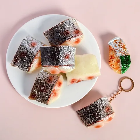 Realistic Fish Block Keychain Simulation Food Model PVC Artificial Salmon Meat Slice For Photography Props Bag Pendant