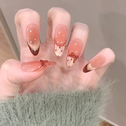Rode French Tip Plaknagels Cat Eye Glanzend Strik Stip Lange Amandelvorm Elegante ABS Kunstnagels Voor Dames