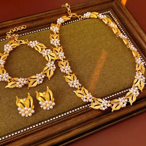 Vintage Women Alloy Gold Leaf Floral Necklace Bracelet Earrings With Silver Earring Post Zircon Artificial Pearl