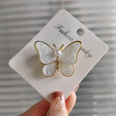 Alloy Brooch Pin With Rhinestone Faux Artificial Pearl Butterfly Bee Flower Shape Elegant Jewelry For Women Coat Sweater Accessories