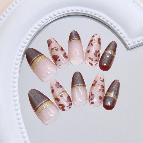 Französische Cat Eye Press On Nägel Leopardenmuster Goldene Linien Mandelform Herbstbraun ABS Falsche Nägel Für Frauen