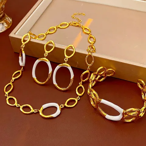 Gioielli In Lega Placcati Oro Collana Bracciale E Orecchini Maglie Ovali Smalto Bianco Con Perno In Argento
