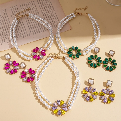 Barock Vintage Blumen Schmuck Mit Künstliche Perlenimitat Strass Und Legierung Mehrlagige Halskette Und Ohrringe Mit Silbernen Ohrsteckern