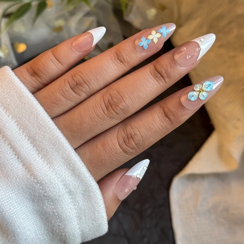 Mandel Druck Auf Nägel Französische Tipps 3D Geprägte Florale Transparente Wassertropfen Nude Rosa Elegante Künstliche Fingernägel