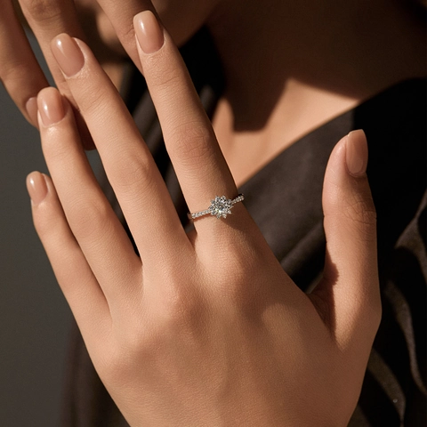 925 Sterling Silver Moissanite Ring Round Brilliant Sunflower Halo Jewelry For Women D Color Elegant Luxury Sparkling