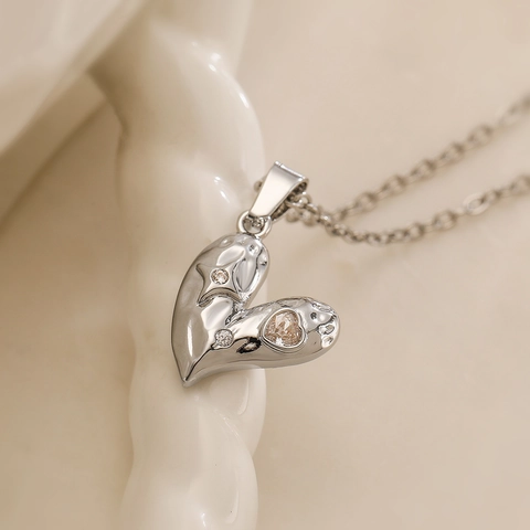Collier À Pendentif Cœur Irrégulier Pour Femmes Cuivre Avec Zircon Style Métal Liquide Élégant Minimaliste Bijoux