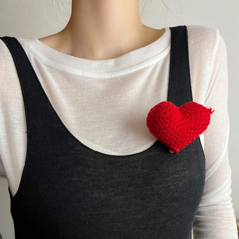 Herz Handgefertigt Gestrickte Wolle Brosche Pin Mode Kleidung Dekoration Accessoire Damen