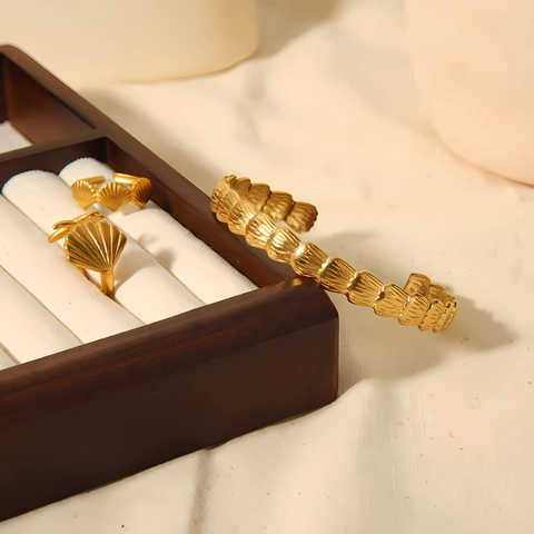 Pulsera De Brazalete De Concha De Acero Inoxidable Chapado En Oro De 18K Para Mujer Joyería De Estilo Océano Elegante