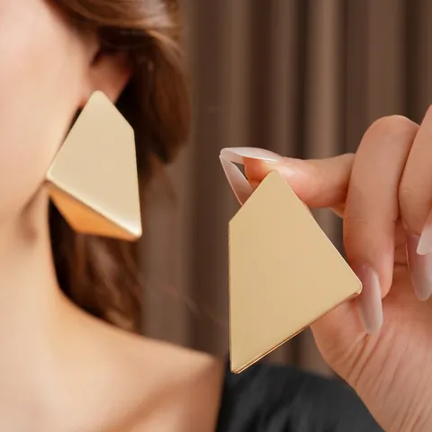 Orecchini A Lobo Geometrici In Metallo Piegato Irregolare Stile Punk Minimalista Da Donna Con Perno In Argento