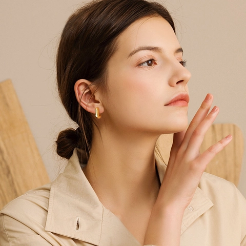 Chunky Hoop Ohrringe Für Damen Edelstahl IP Vergoldung C-Form Geometrisch Hohl Hochglanzpoliert Moderner Schmuck