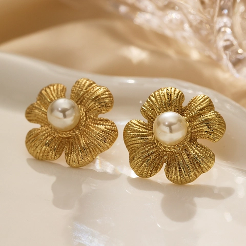 Orecchini A Lobo Retrò Francesi Fiore Cuore Perla Artificial Acciaio Inossidabile Placcato Oro 18K Gioielli Eleganti Per Donna