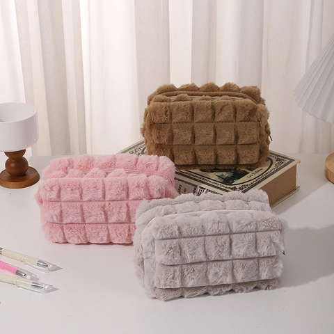 Plush Pencil Case Checkerboard Faux Fur Stationery Bag Large Capacity Zippered Makeup Storage Organizer For Students