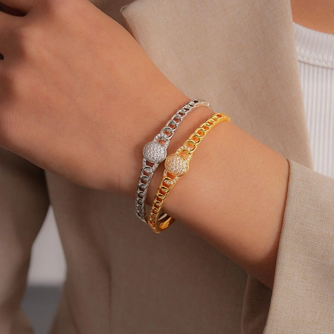 Brazalete De Cobre Chapado En Oro De 18K Micro Pave Zircon Hebilla Ovalada Textura Cadena Cubana Joyería Elegante Mujer