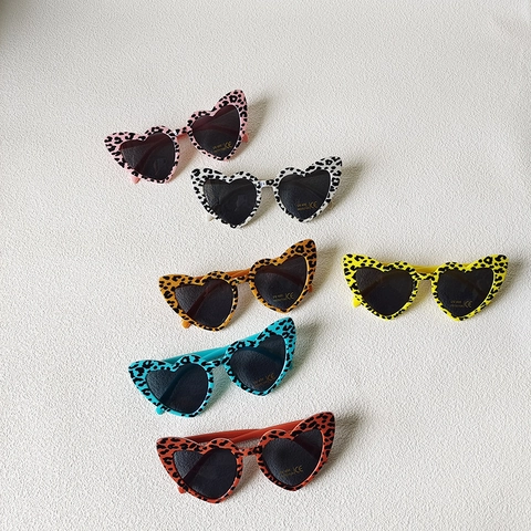 Occhiali Da Sole A Cuore Per Bambini Stampa Leopardata Protezione UV400 Montatura In PC Alla Moda Per Bambini Piccoli