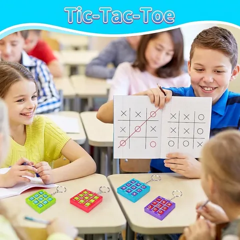 Tic Tac Toe Mini Spiel Schlüsselanhänger Kunststoff Spritzguss Puzzle Interaktives Handheld Spielzeug Für Kinder Party