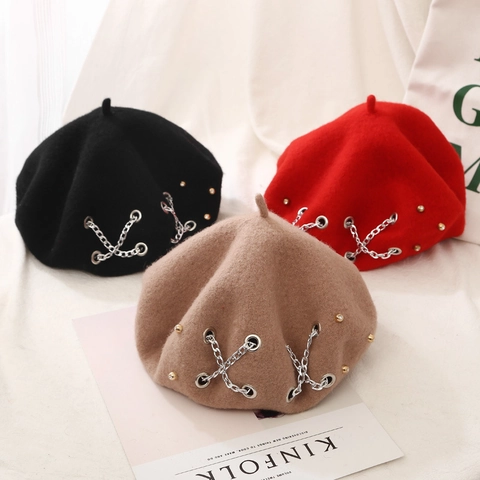 Hip Hop Punk Acrylic Beret With Metal Chain And Rivets For Women Trendy Japanese Style Solid Color Painter Hat Accessory