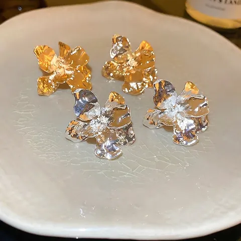Metal Irregular Wrinkled Flower Stud Earrings With 925 Sterling Silver Earring Post French Retro Chic For Women