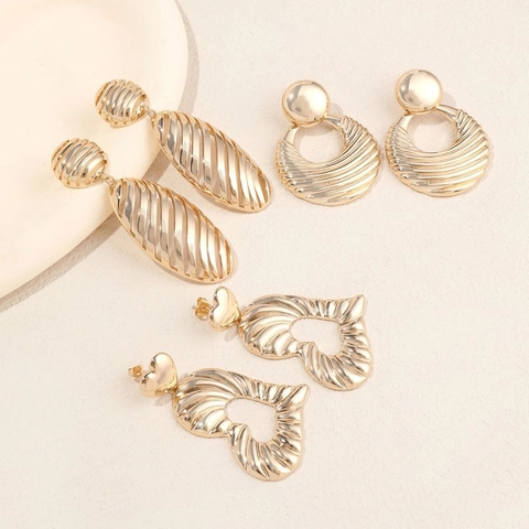 French Vintage Exaggerated Irregular Copper Stud Earrings For Women Minimalist Gold Silver Wave Pattern Geometric Heart Oval Round Earrings