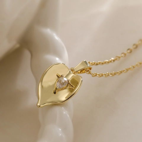 Collier Pendentif Feuille Minimaliste Zircon Cuivre Plaqué Or Élégante Chaîne De Clavicule De Niche Pour Femmes