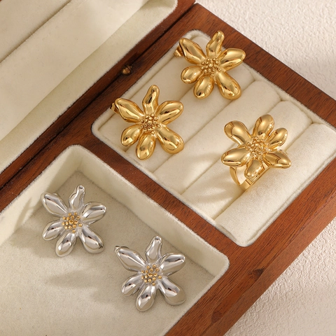 Orecchini E Anello A Fiore In Acciaio Inossidabile Placcato Oro 18K Gioielli Floreali 3D Per Donna Stile Di Tendenza