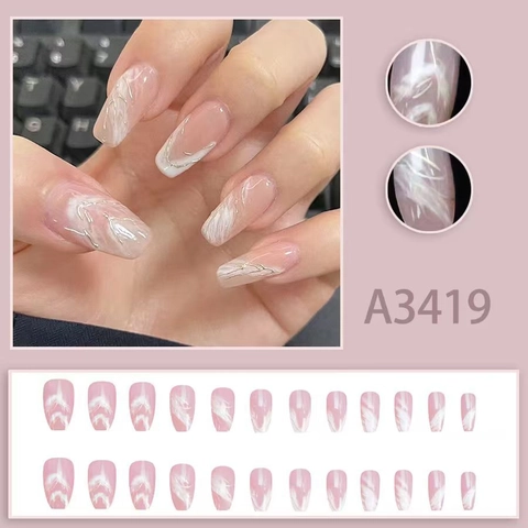 Unghie Finte Texture Marmo Rosa Nude Forma Bara Linee Argentate Manicure Elegante Lucida Per Donne Stile Dolce