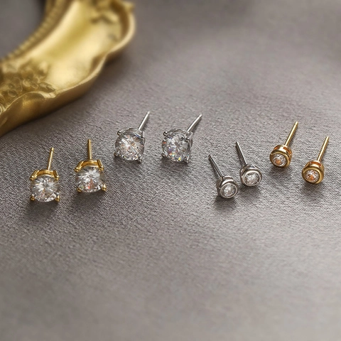 Orecchini a Bottone in Argento Sterling 925 Con Zirconia Tonda per Donna Semplice Mini Geometrico Incastonato Gioiello