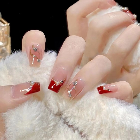 Unghie Finte Press On Stile Francese Rosso Shimmer Blush Con Accenti Di Künstliche Perle E Strass Manicure Elegante