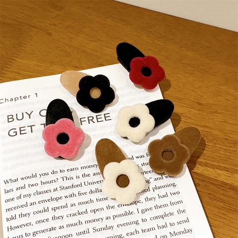 French Vintage Flower Hair Clips Flocky Velvet Small Floral Duckbill Side Clips Minimalist Elegant Headwear For Women