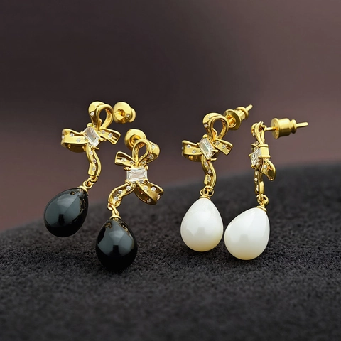 Retro Strik Druppel Oorbellen Koper Met Ingelegde Zirconia Strass Elegante Mode Sieraden Voor Dames