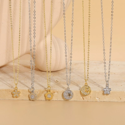 Minimalist Copper Zirconia Flower Star Round Plate Pendant Necklace Gold Silver Plated Elegant Fashion Jewelry Gift Women