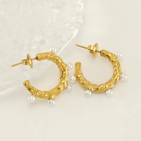 Orecchini A Cerchio A Forma Di C Placcati Oro 18K Acciaio Inossidabile Con Perla Artificial Texture Lava Stile Francese Donna