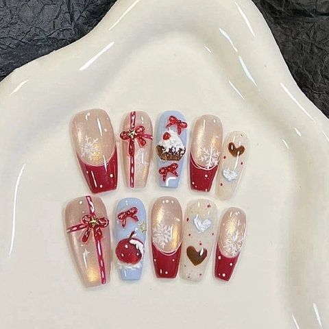 Faux Ongles De Noël Long Coffin Fait Main Relief Nœud Et Flocons De Neige Motif Rouge Bleu Blanc Style De Fête