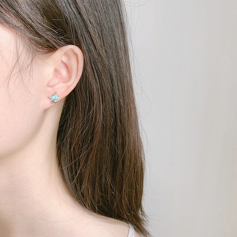 Asymmetrische Kleine Duivel Drietand Oorknopjes Met Koperlegering Maansteen En Zilveren Oorsteker Voor Dames