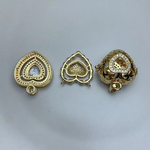 Colgante En Forma De Corazón Cobre Chapado En Oro 18K Micro Pave Rhinestone Relicario Hueco Accesorio Joyas DIY Mujer Elegante