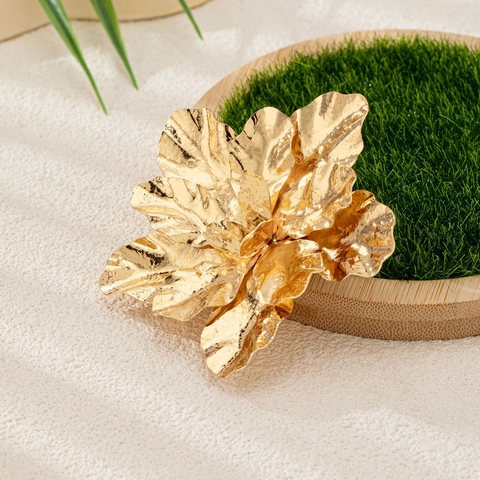 Luxueuse Grande Broche Fleur Dorée pour Femmes Métal 3D Texture Pétale Floral Broche Élégante Banquet Bijoux de Mode