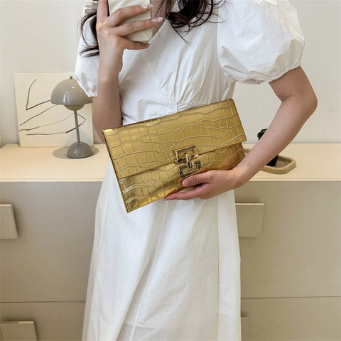 Women Envelope Clutch Bag Crocodile Pattern Metallic PU Leather Evening Party Social Fashion Handbag With Metal Buckle