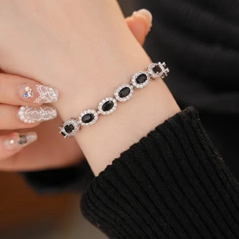 Bracciale Regolabile Con Halo In Zircone Ovale Rame Tonalità Argento Elegante Chiusura Scorrevole Gioielli Donna