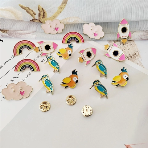 Spilla In Smalto Animale Cartone Animato Lega Forma Uccello Arcobaleno Razzo Spazio Accessorio Abbigliamento Creativo Decoro Gioielli