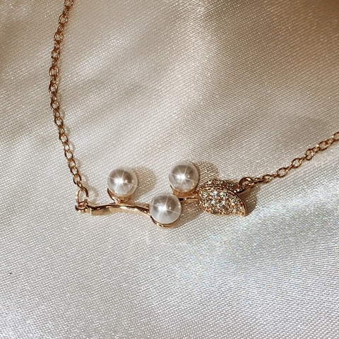 Artificial Pearl Necklace Branch Leaf Copper Zircon Pendant Elegant Jewelry For Women Clavicle Chain Korean Style Dainty Floral Accessory