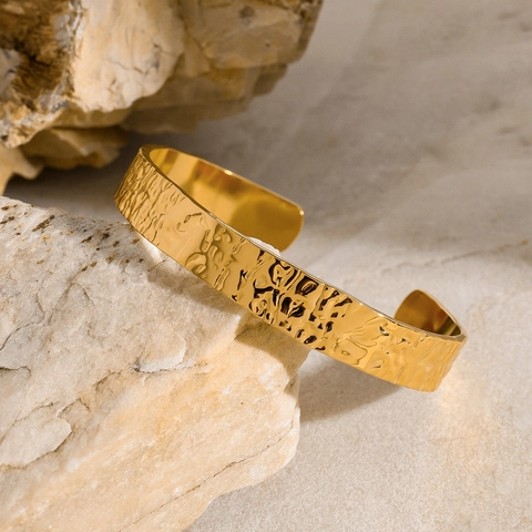 Brazalete Abierto De Acero Inoxidable Martillado Para Mujer Chapado En Oro Impermeable Ajustable Minimalista Simple