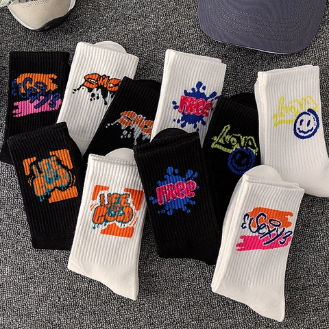 Crew Socks Cotton Blend Breathable Streetwear Graffiti Letter Print Ribbed Cuff Fashion For Men Women