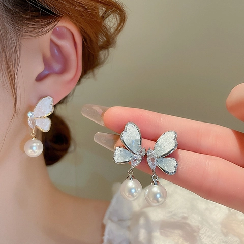 Butterfly Artificial Pearl Earrings With Zircon Alloy And Silver Earring Post Elegant Sweet Style For Women Versatile