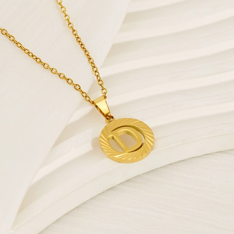 Collana Lettera Iniziale Acciaio Inossidabile Placcato Oro 18K Pendente Rotondo Cavo Gioielli Motivo Radiante Regalo Donne
