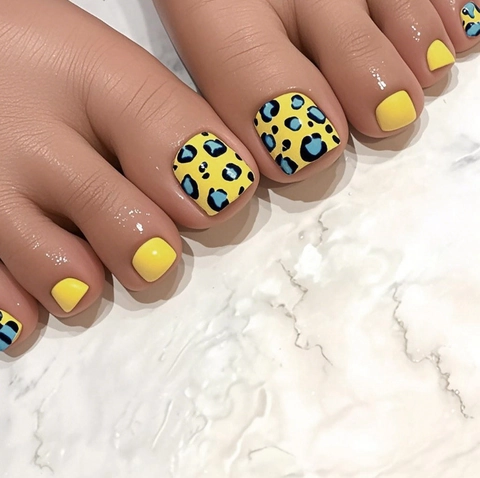 Press On Toenails Leopard Print Yellow Blue Black Glossy Short Square Full Cover Plastic Fake Nails For Women Girls