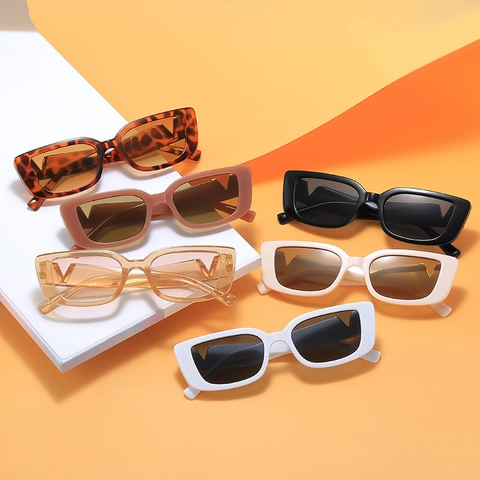 Mode Sonnenbrille Damen Retro Rechteckige Quadratische Rahmen Kunststoff UV Schutz Outdoor Reisen Trendy Getönte Gläser Dekor